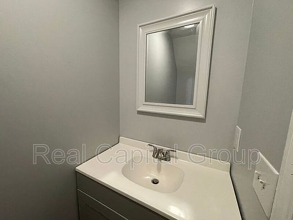 4th image of 41 Cuyler Ave #41A