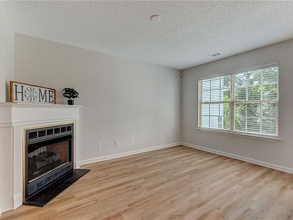 3rd image of 5633 Fellowship Dr