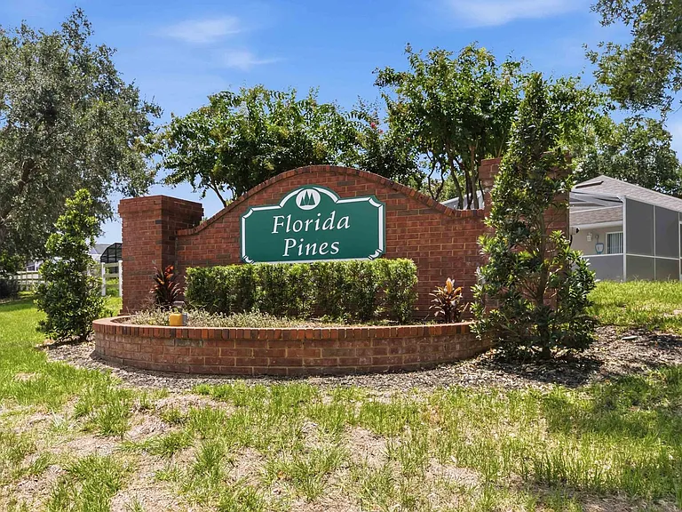 210 Pine Cone Dr — Photo 5