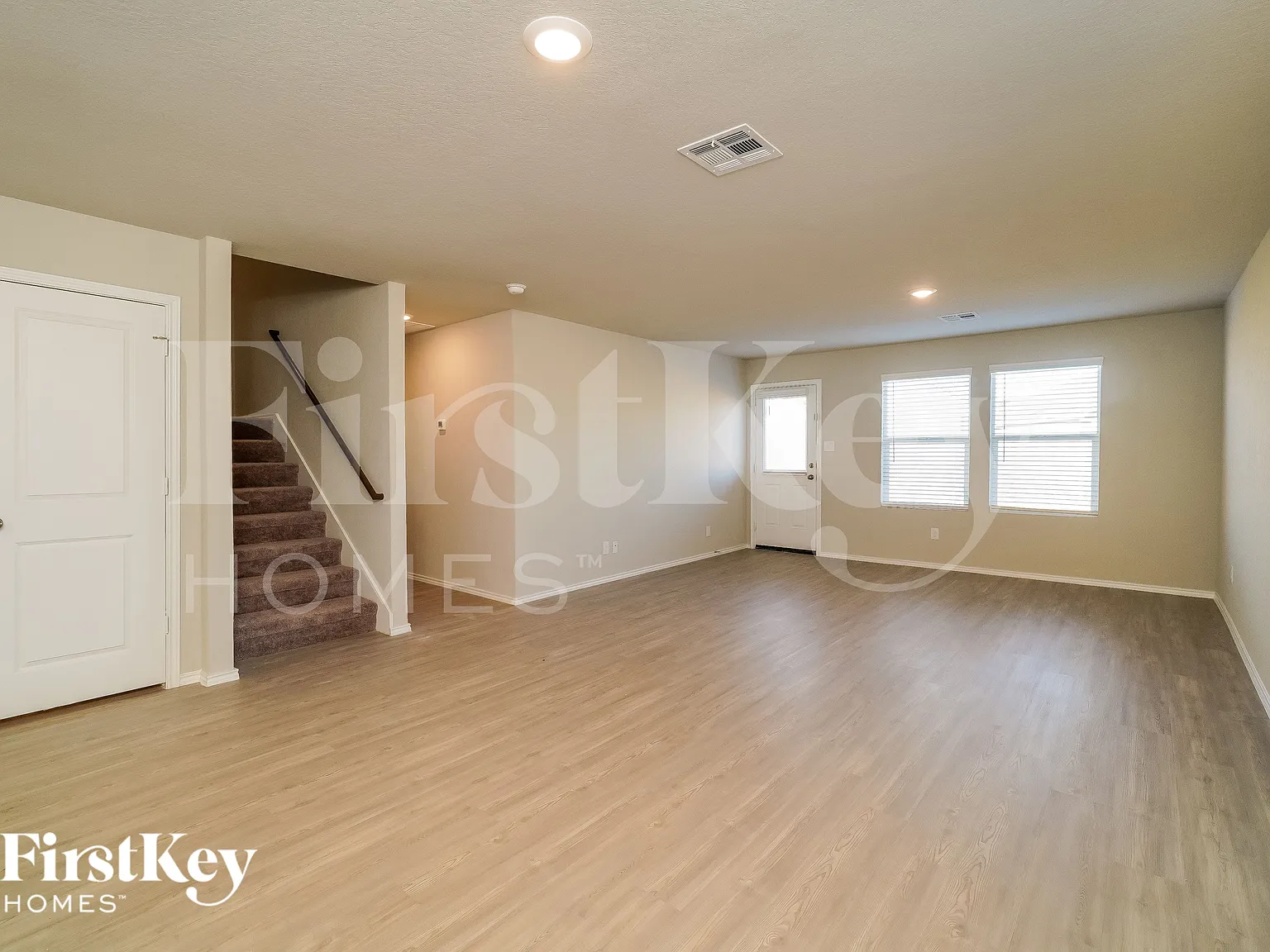 4 bed, 2.5 bath, 1874 sqft, $1,685 — Photo 3