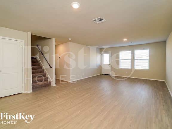 3rd image of 31694 Untrodden Way