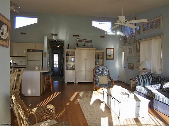 3rd image of 5358 Asbury Ave Floor 2