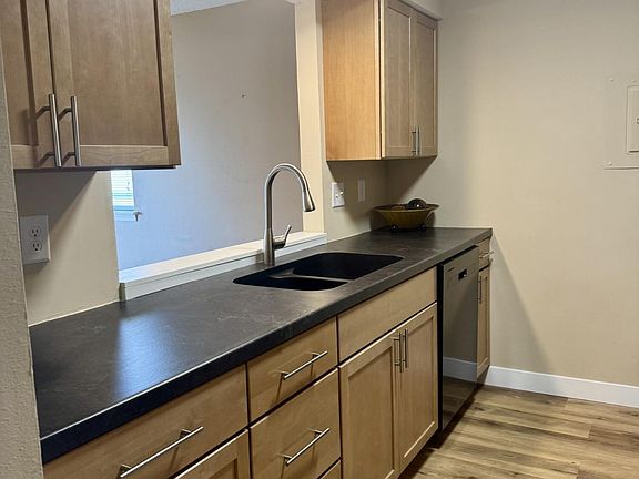 4th image of 7 Diego Ct APT B