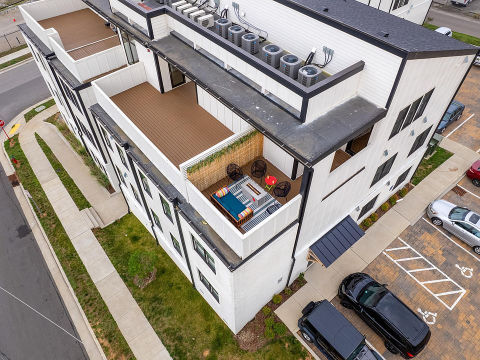 1st image of 4405 Kentucky Ave #402