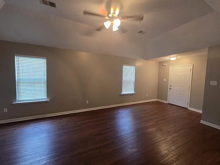 1315 Crosstown Ct — Photo 8