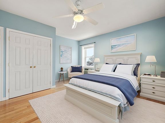 4th image of 32 Barker Rd Unit 3