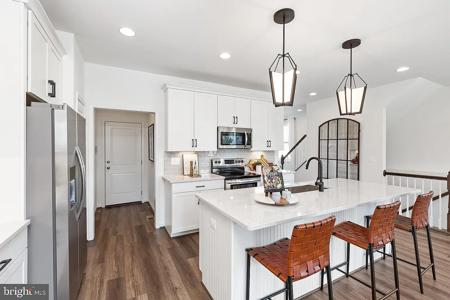 4 bed, 3.5 bath, 2724 sqft, $3,650 — Photo 2