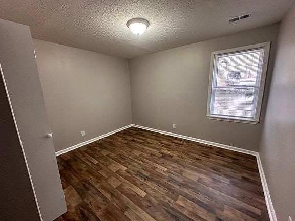 5th image of 3421 Gardner St APT A
