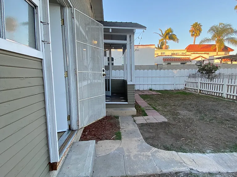 4034 1/2 Swift Ave — Photo 8