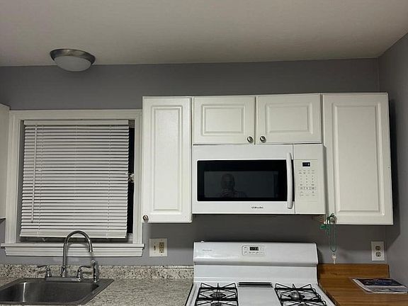 3rd image of 6 West St #1