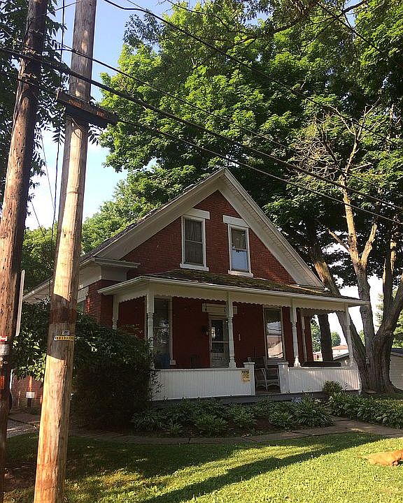 1st image of 514 W Maple St
