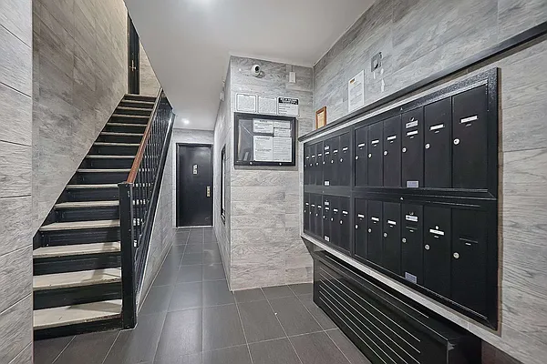 Rented by Compass | media 25