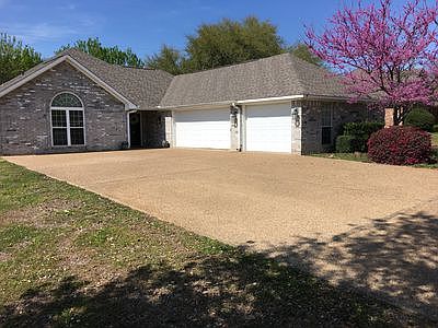 1st image of 646 Winchester Dr
