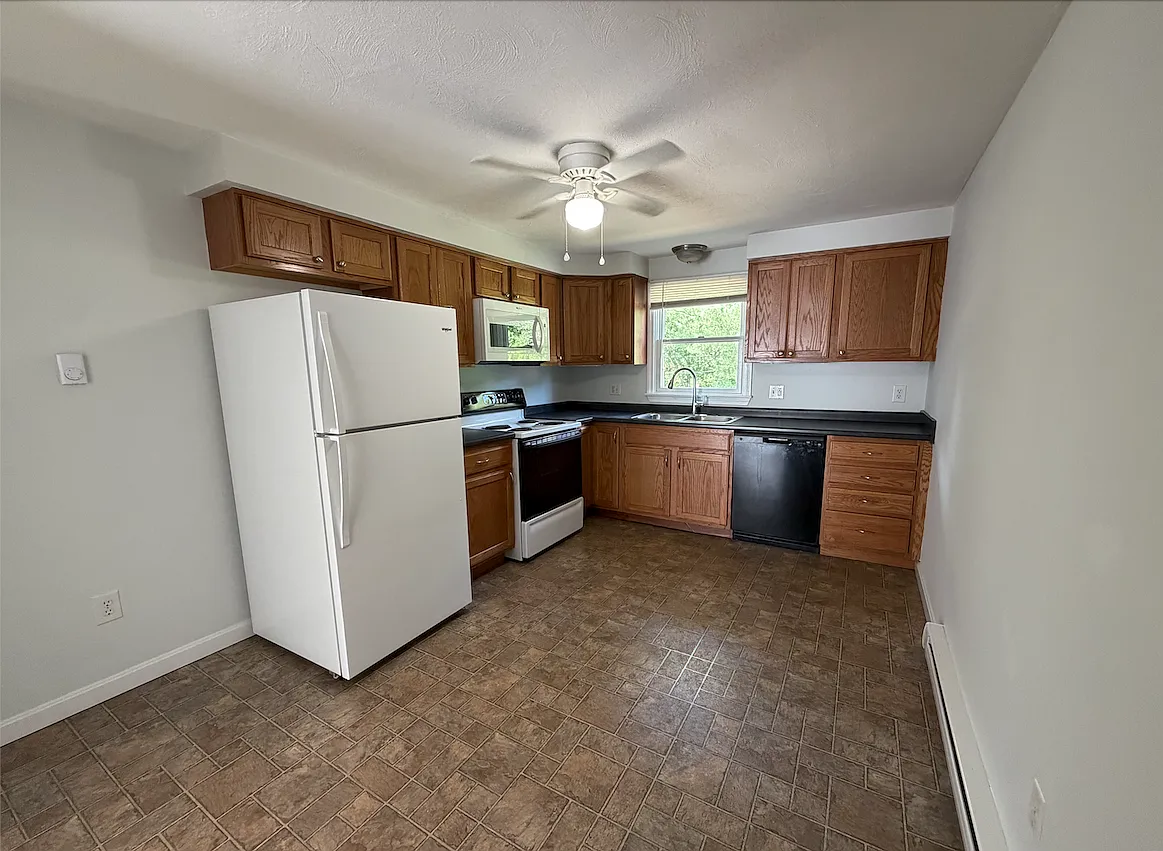 2 bed, 850 sqft, $1,800 — Photo 3