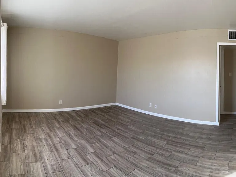 8638 N 8th St — Photo 10
