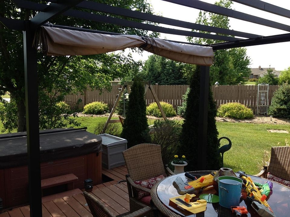 2nd image of 300 Woodfield Ct