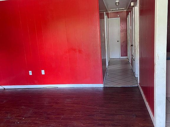 2nd image of 209 Kimberly Dr