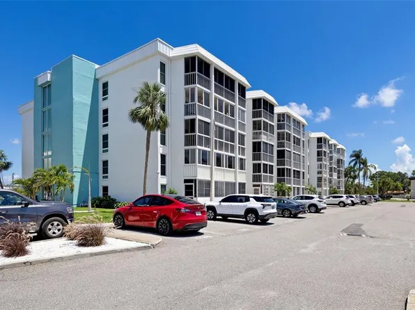 4908 38th Way S APT 206, Saint Petersburg, FL 33711