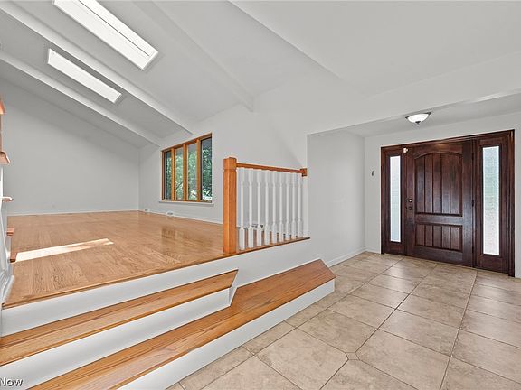 3rd image of 24549 Meldon Blvd