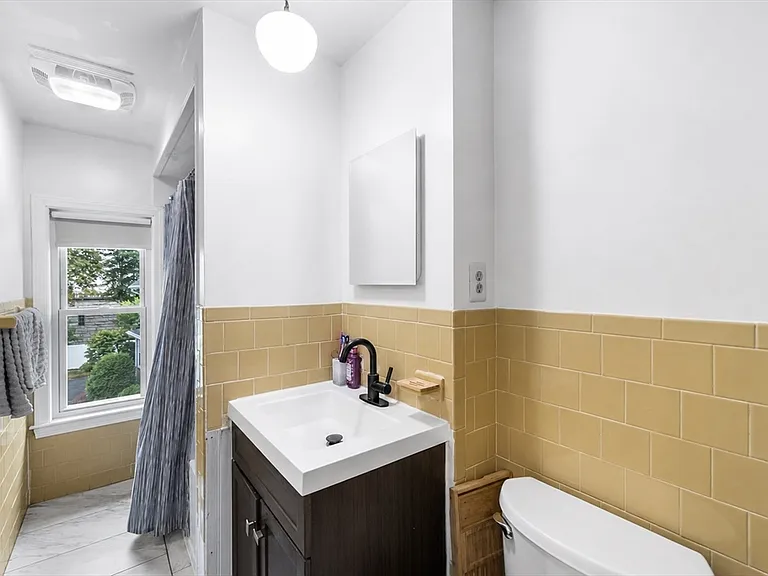 4 State St #4 — Photo 17