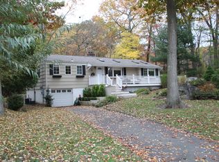 44 Arnold Ln, Norwalk, CT 06853
