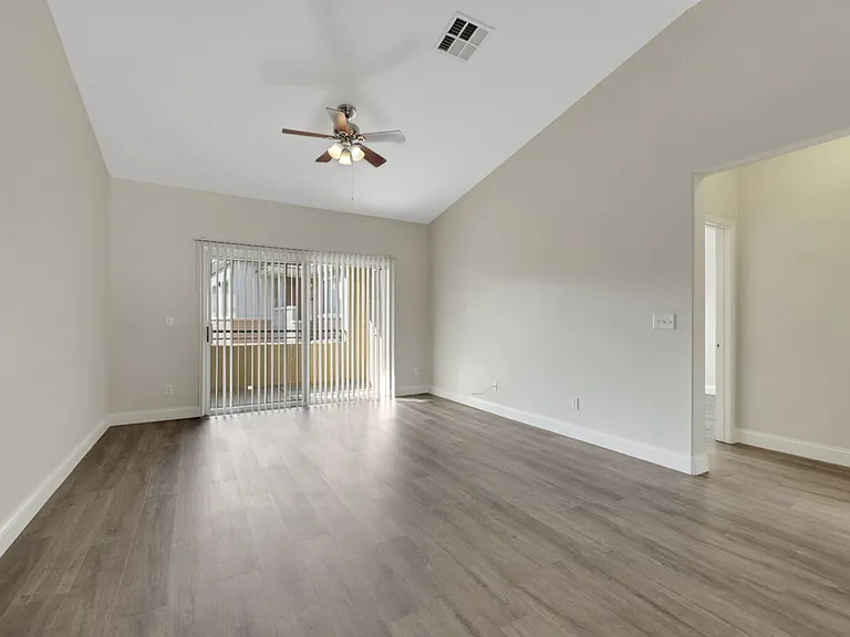 721 Peachy Canyon Cir #203 — Photo 7