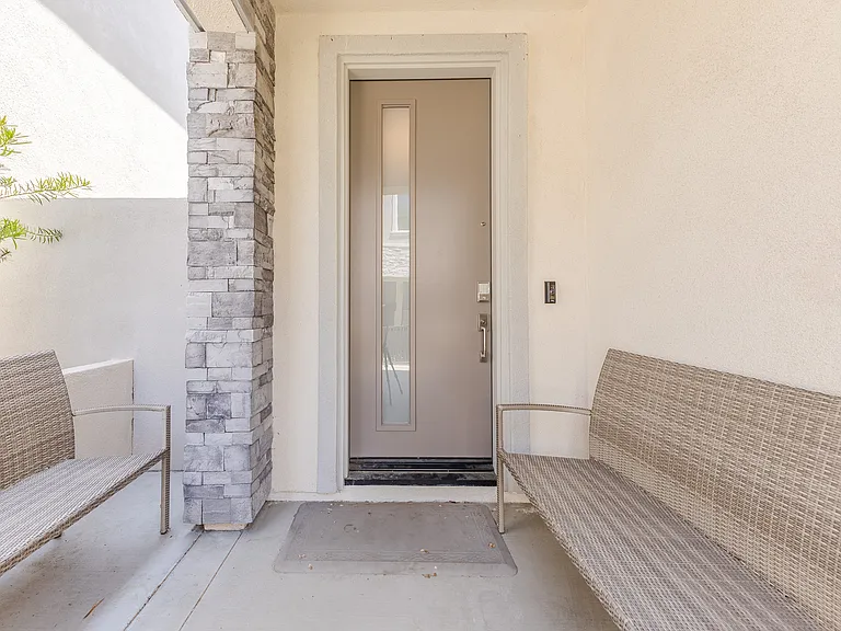 387 Sawbuck — Photo 18