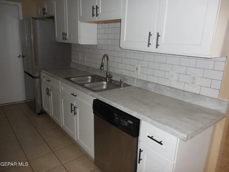 10005 Chick A Dee St — Photo 10