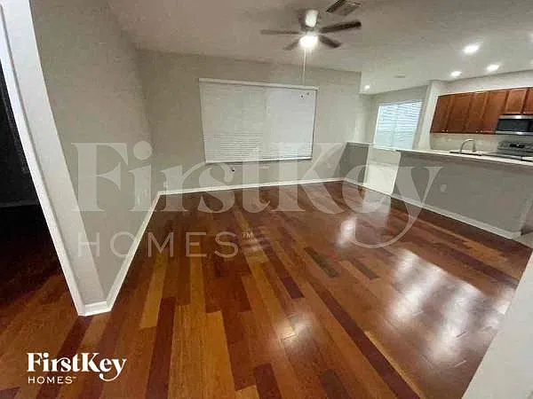 4 bed, 3.0 bath, 2349 sqft, $3,120 — Photo 2