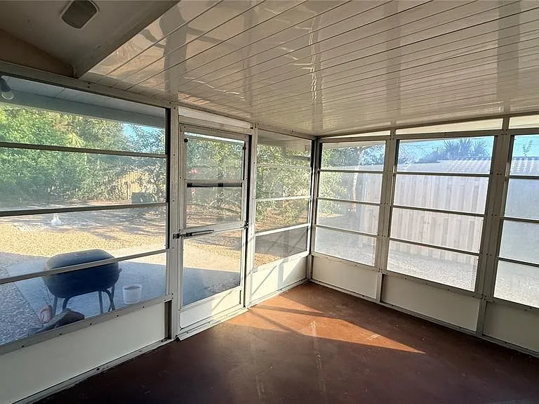 10502 Laburnum Dr — Photo 16
