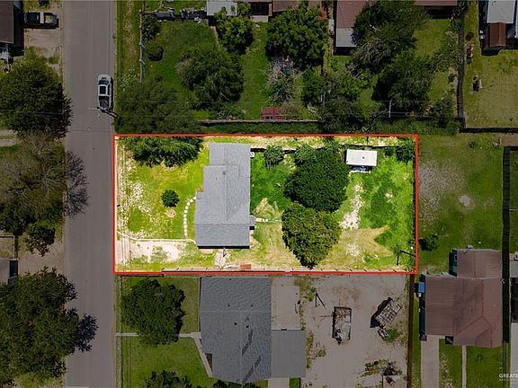 5th image of 614 W Hill Dr