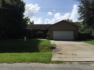 951 Poinsettia Dr, Chuluota, FL 32766