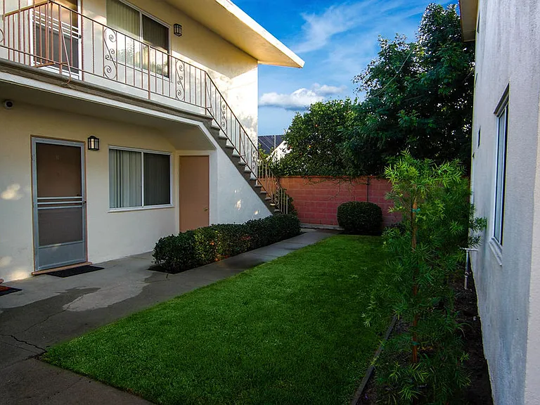 Ponderosa Apartments — Photo 16
