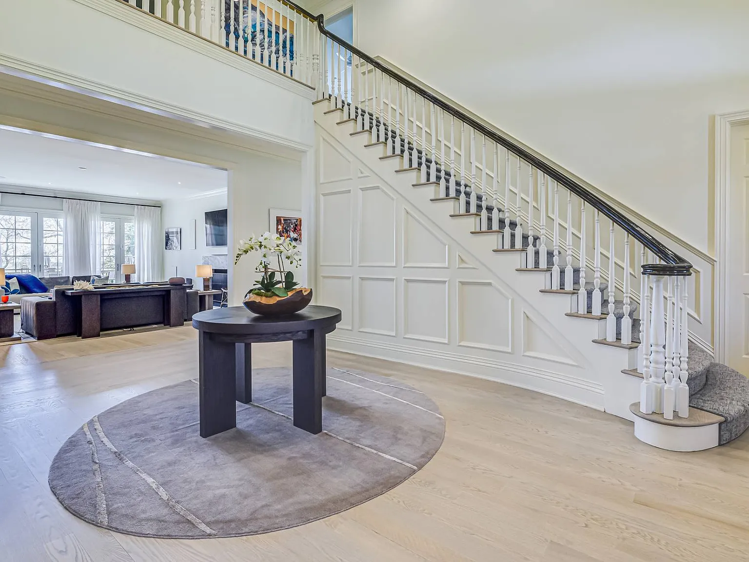 Pristine, Designer-furnished, south-facing, in Bridgehampton — Photo 3