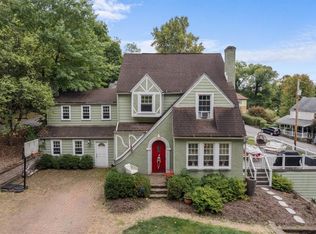 3 Oak Dr, Leetsdale, PA 15056