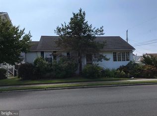 7702 Winchester Ave, Margate, NJ 08402