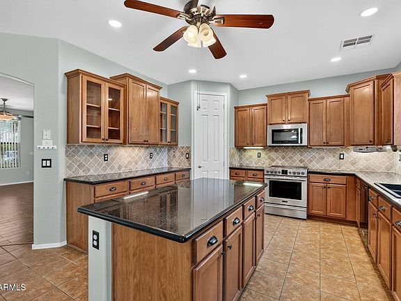 3rd image of 45614 W RANCH Road