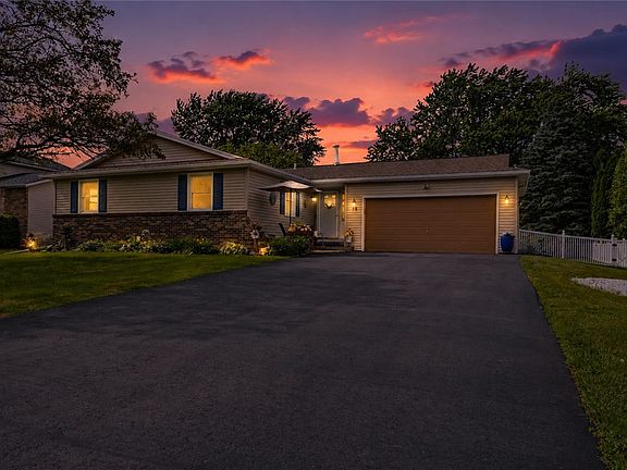 3rd image of 59 Long Wood Dr