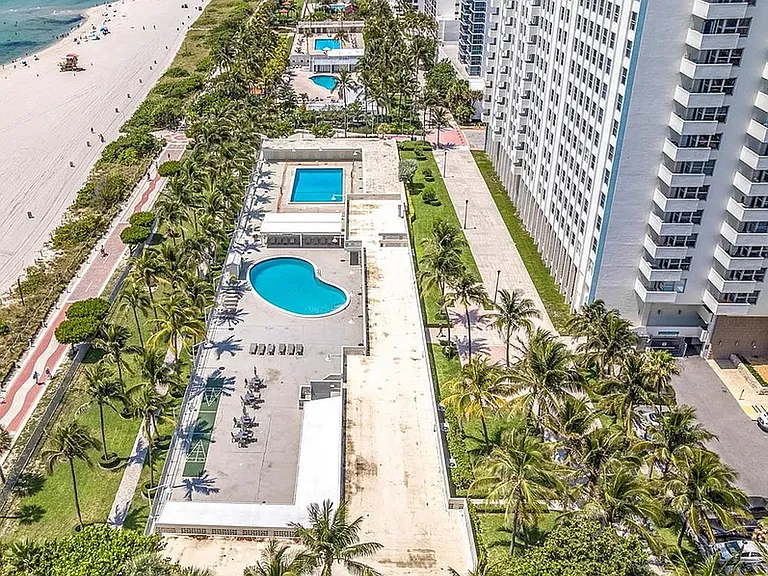 2899 Collins Ave #604 — Photo 10
