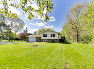 9505 Elm Ln, Crystal Lake, IL 60014
