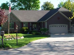 W806 Shorewood Dr, East Troy, WI 53120