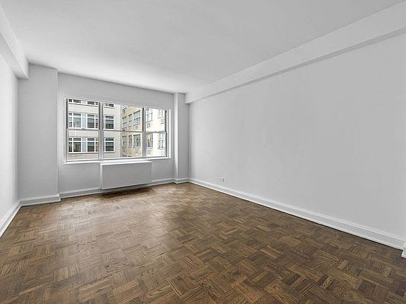5th image of 136 E 55th St APT 4Q