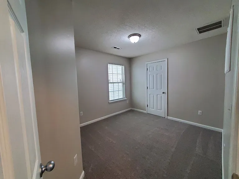 204 Lucille Dr — Photo 18