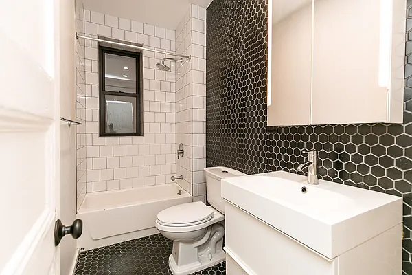Rented by Nooklyn NYC LLC | media 53