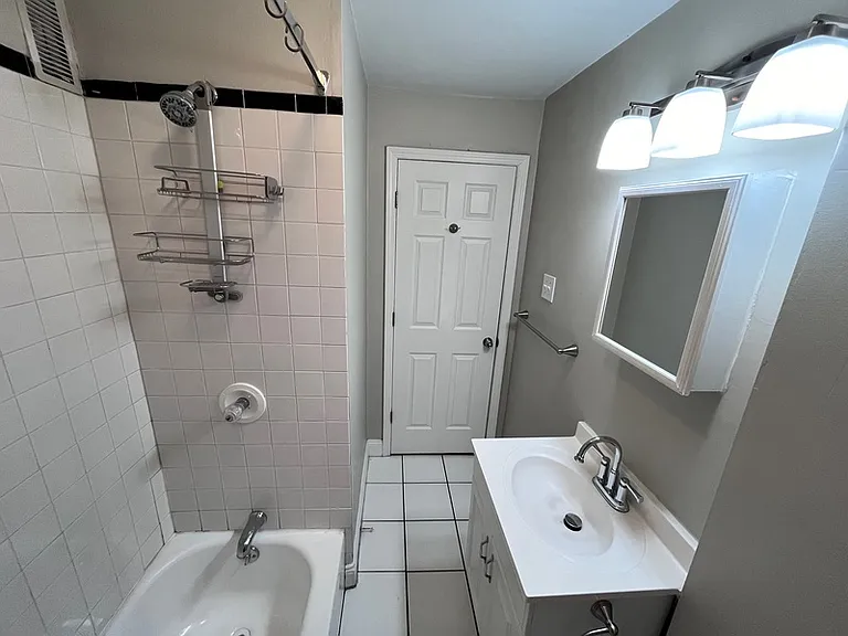 1535 McCausland Ave #A — Photo 8