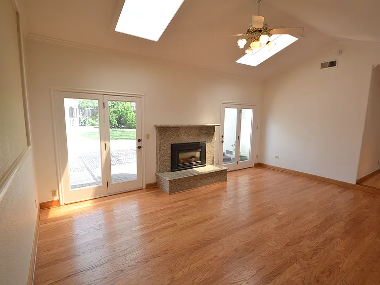 3471 Windsor Ct — Photo 11
