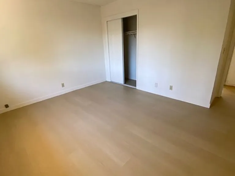 1118 Woodridge Dr — Photo 13
