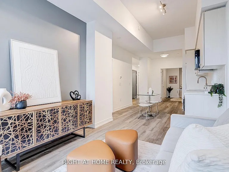 15 Wellington St S #301 — Photo 30