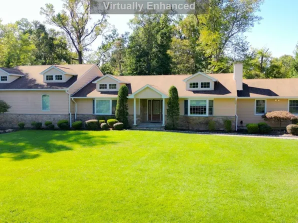 6 Saddle Horn Dr, Upper Saddle River, NJ 07458