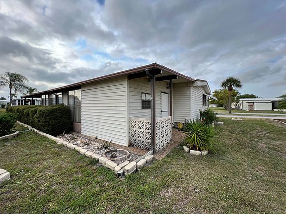 4th image of 2958 Lake Haven Dr